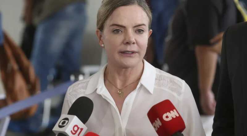 Brasília – Lula elogia Gleisi, mas diz não ter definido se ela será ministra