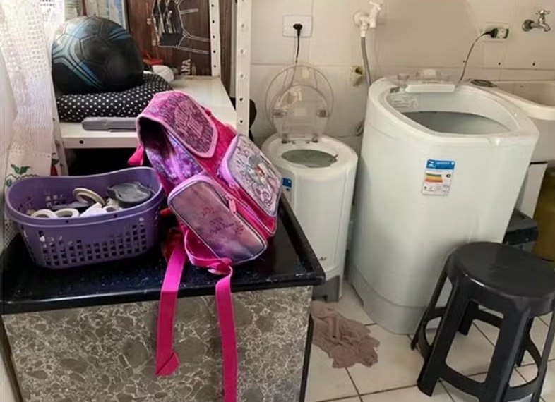 Cascavel – Madrasta usou brinquedos e banquinho para induzir enteada a se afogar em máquina de lavar, diz MP