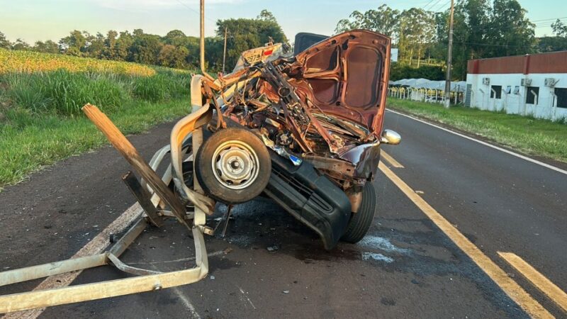 PR 495 – Palio e Gol se envolvem em acidente em Missal