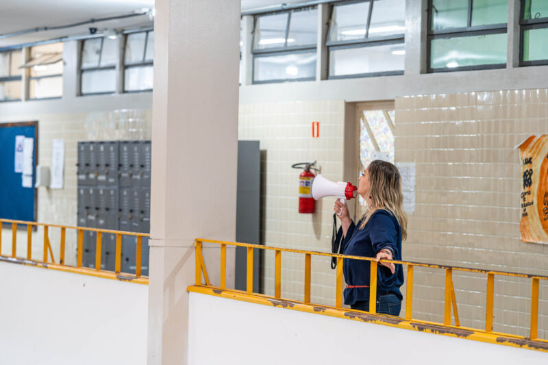 Educação – Estado vai contratar 300 assistentes administrativos e auxiliares de serviços gerais