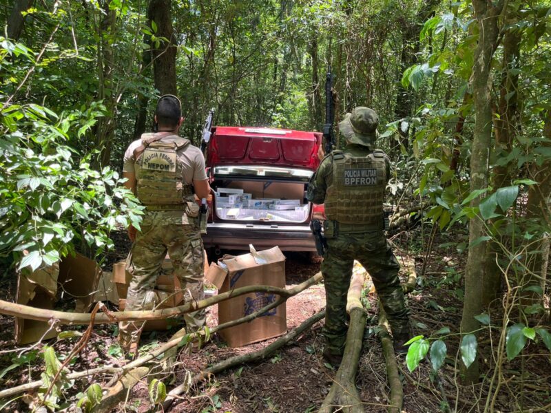 Guaíra – Polícia Federal e BPFron realizam apreensão de veículo carregado com cigarros