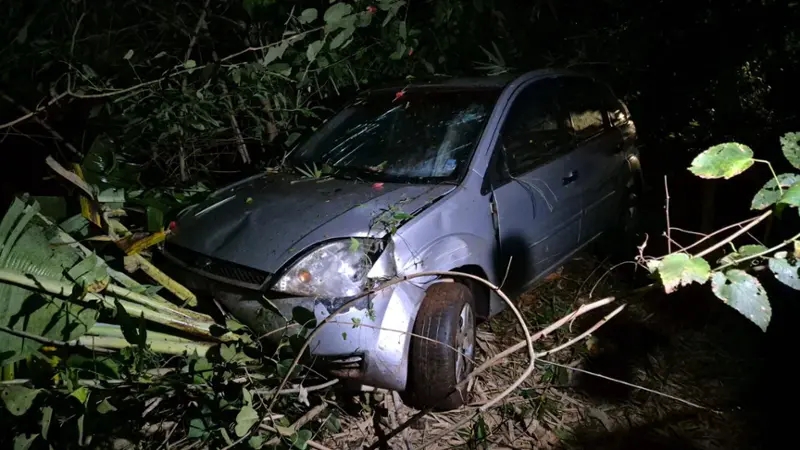 Corbélia – Motorista sofre traumatismo craniano após veículo cair em ribanceira