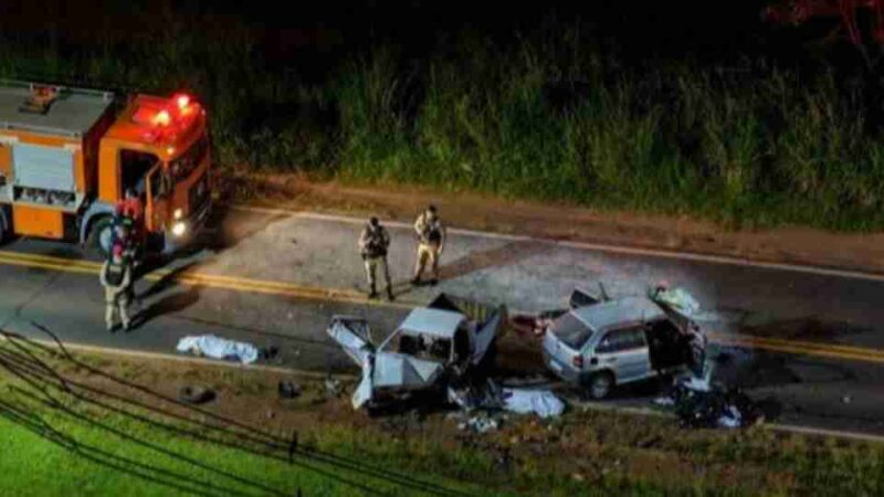 Trânsito – Tragédia na PR-463 deixa quatro mortos após colisão frontal
