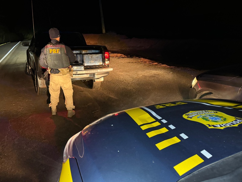 Icaraíma – PRF apreende quase uma tonelada de maconha em caminhonete furtada