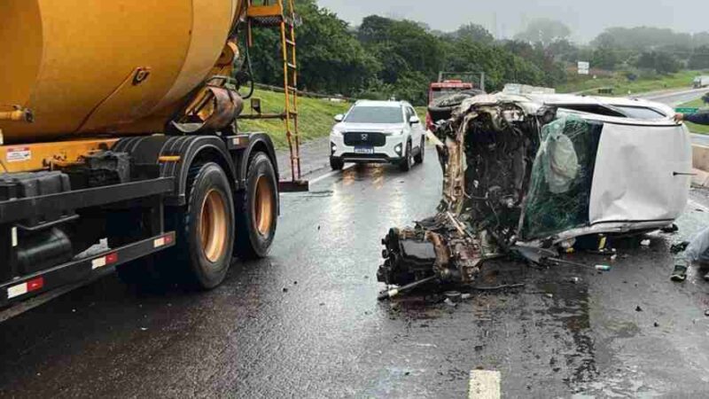 PRC 467 – Motor de carro é arrancado após capotamento violento em Cascavel
