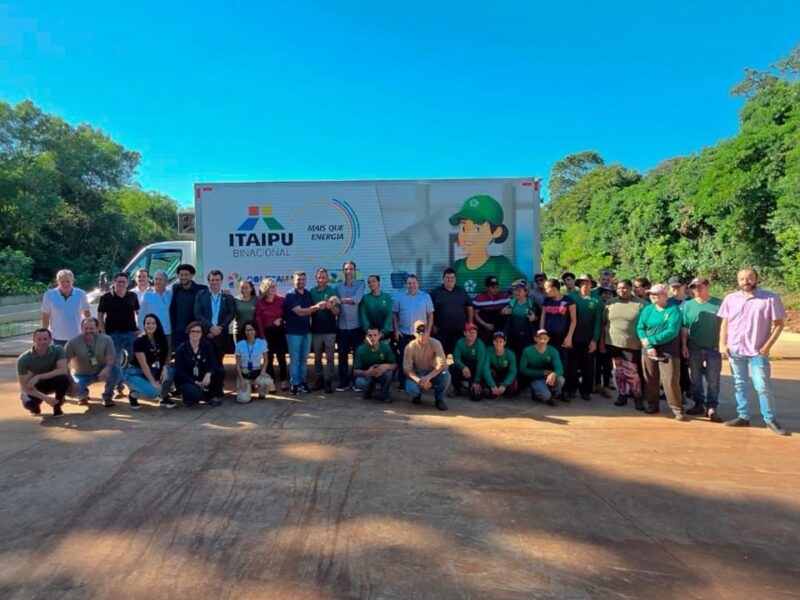 Marechal – ACAN recebe caminhão que irá reforçar trabalho da coleta seletiva
