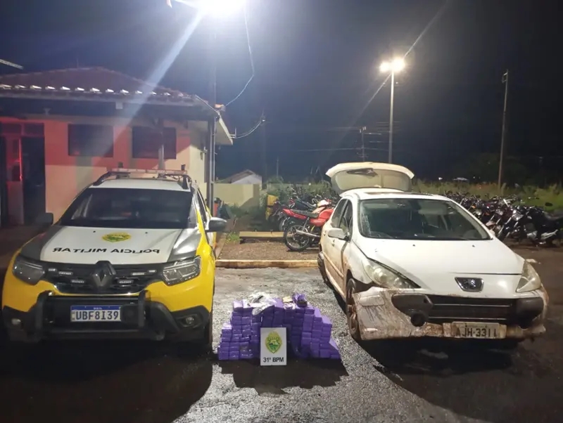 Assis – Suspeitos fogem após perseguição e abandonam 120 quilos de drogas