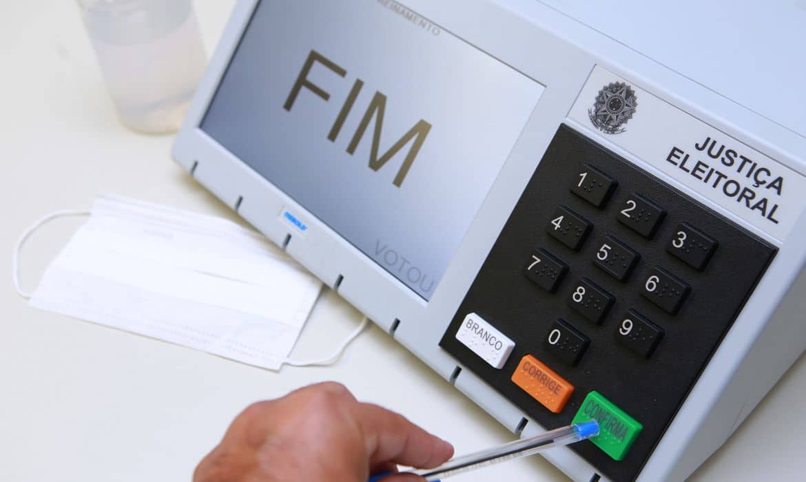 Disputa – Mais da metade dos paranaenses admite mudar voto para governador, diz Quaest