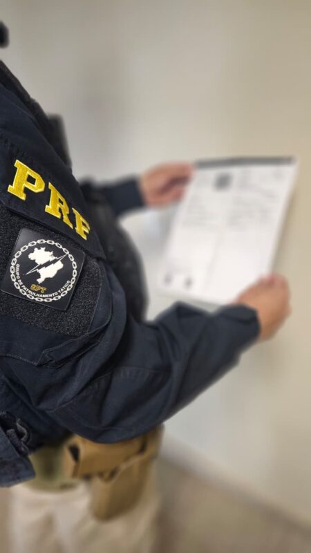 Guaíra – PRF prende casal por uso de documento falso ao tentar retirar veículo apreendido