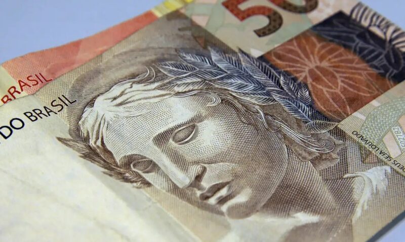 Economia – Governo propõe salário mínimo de R$ 1.717 em 2027