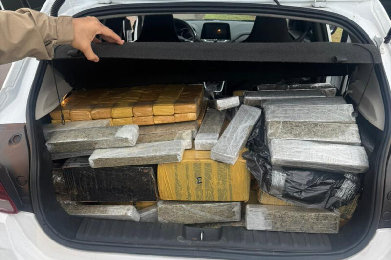 Umuarama – Com Olho Vivo, PMPR rastreia veículo e apreende 269 kg de maconha
