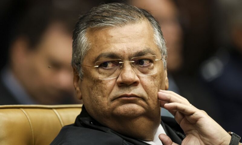 Justiça – Dino acaba com a aposentadoria compulsória como punição a juízes
