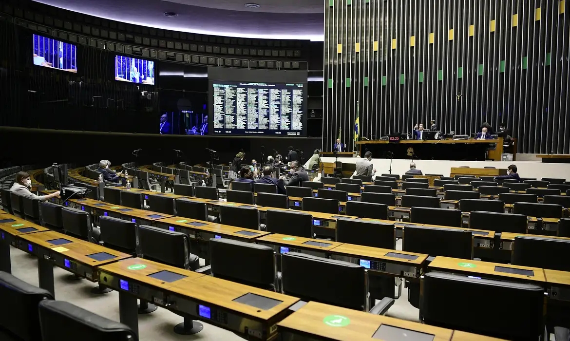 Agenda – Câmara discute PEC da Segurança e Senado ouve CPI do INSS