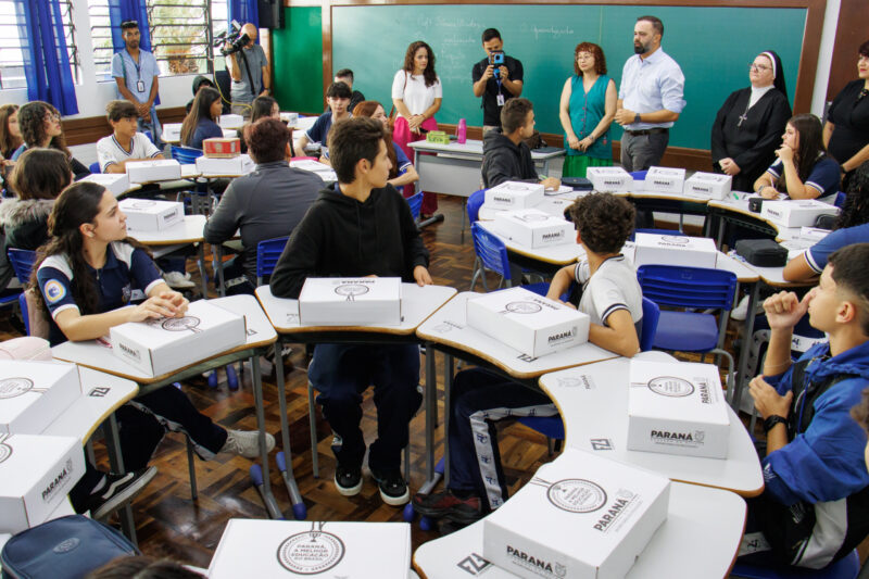 Educação – Mais aulas de matemática, IA e novos professores: volta  s aulas tem novidades no Paraná