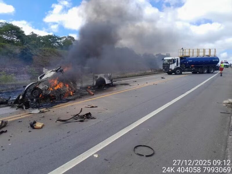 Trânsito – Dez pessoas morrem em batida entre dois carros na divisa da Bahia com o Espírito Santo