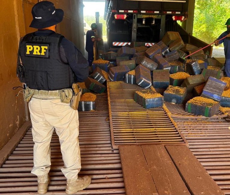 Guaíra – PRF apreende mais de 2,5 toneladas de maconha na BR 163