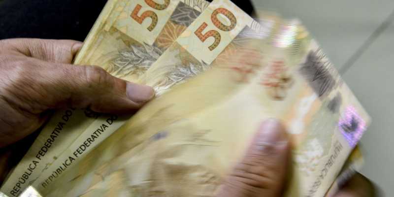 Economia – Governo reduz estimativa do salário mínimo de 2026 para R$ 1.627