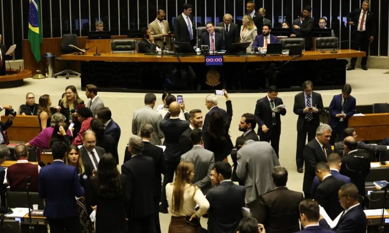 Brasília – Motta adia votação de PL Antifacção para terça-feira (18)