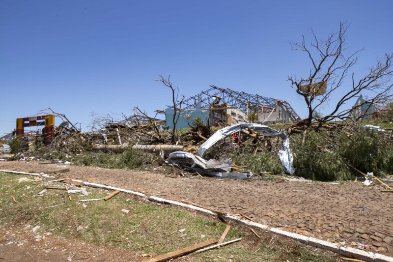 Paraná – Decreto estadual agiliza reconstrução de escolas e espaços públicos atingidos por tornado