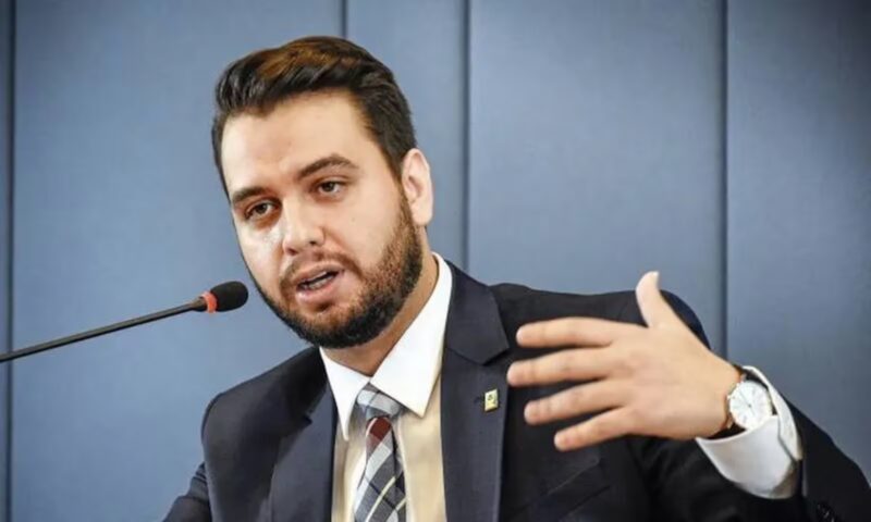 EUA – Filipe Martins não entrou no país e Moraes usou “registro errôneo”