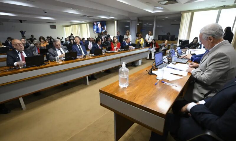 Senado – Comissão aprova isenção do IR para quem ganha até R$ 5 mil