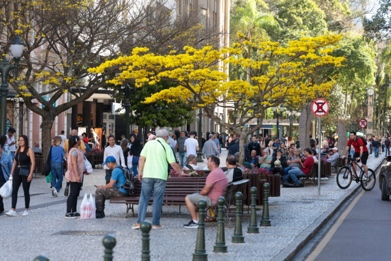 Calor acima de 30°C e nebulosidade: fim de semana terá tempo dividido no Paraná