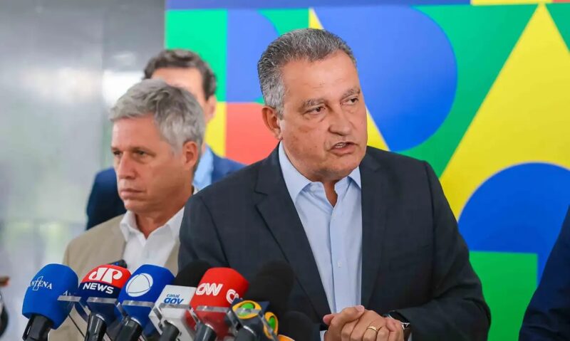 Brasília – Quem está no governo tem que defender o governo, diz Rui Costa