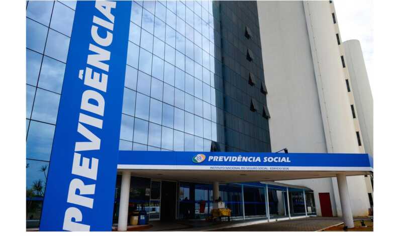 Brasília – Oposição protocola na Câmara pedido de CPI sobre fraude no INSS