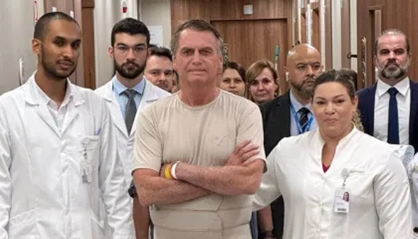 Brasília – Bolsonaro deixa o hospital após 21 dias internado