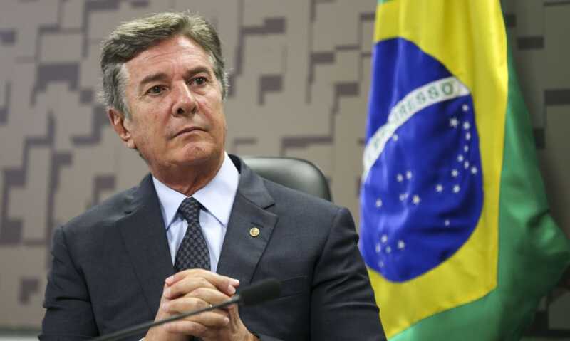 Brasil – Ex-presidente Fernando Collor é preso acusado de receber R$ 20 milhões em propina