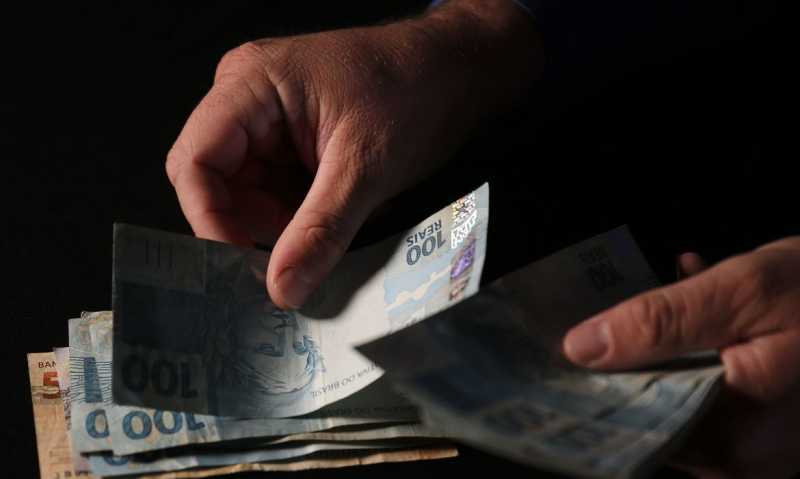 Economia – Consignado CLT recebe 36 milhões de simulações em três dias