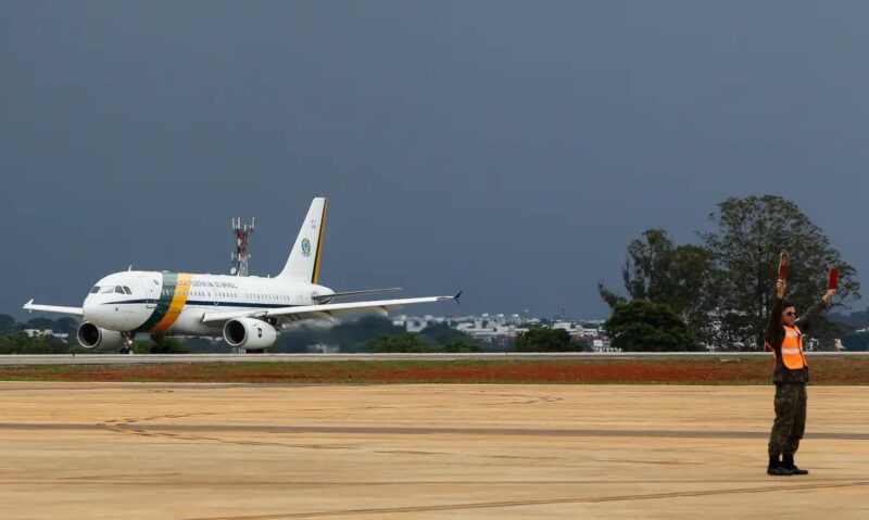 SP – Avião presidencial arremete ao tentar pousar em Sorocaba