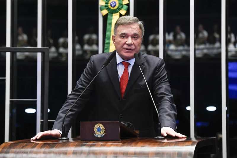 Pesquisa – Alvaro Dias lidera ao Senado no PR e 2ª vaga tem disputa acirrada
