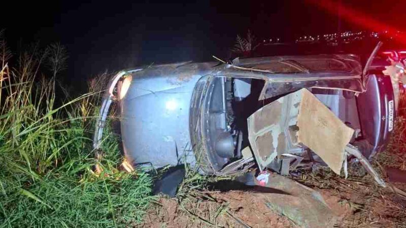 Francisco Alves – Cinco pessoas ficam feridas após carro capotar na PR-182