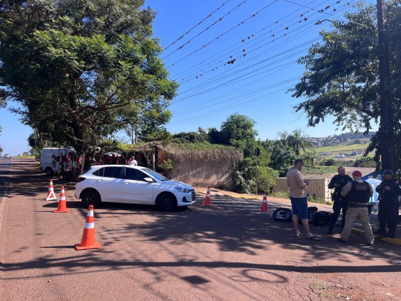 PR 585 – Motociclista fica ferido em colisão lateral em Toledo